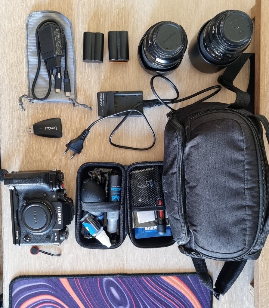 fujifilm xt-4 met accessoires en 2 lenzen, Audio, Tv en Foto, Fotocamera's Digitaal, Ophalen, Geheugenkaart, Ingebouwde flitser