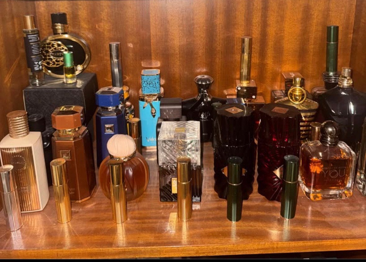 Parfum verkoop, Collections, Parfums, Enlèvement, Comme neuf, Bouteille de parfum, Plein