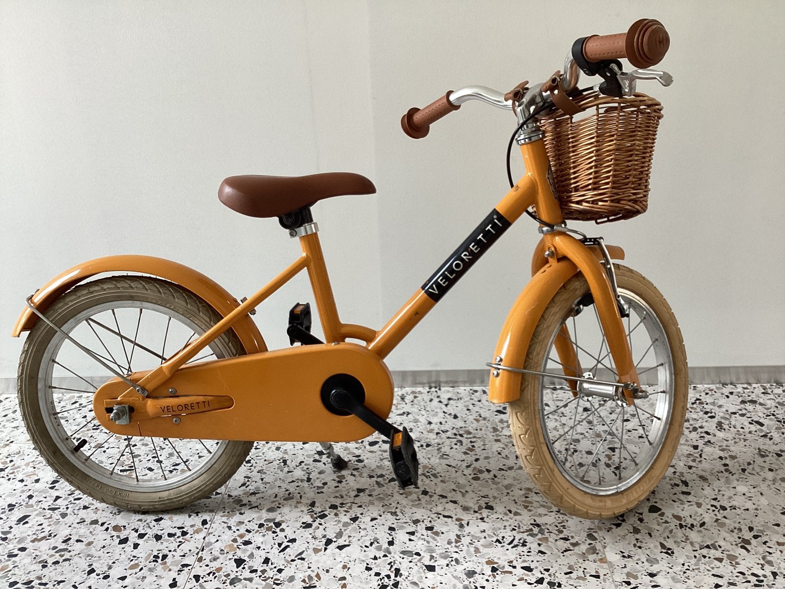 Veloretti maxi kinderfiets 16 inch incl. rieten mandje, Ophalen, Gebruikt, Terugtraprem, 16 tot 20 inch
