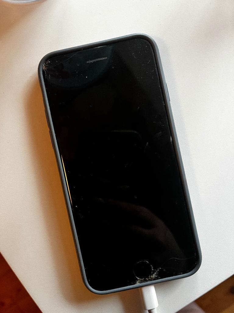 Iphone se2020 kleur wit, Telecommunicatie, Mobiele telefoons | Apple iPhone, Gebruikt, Wit, Ophalen of Verzenden, 64 GB