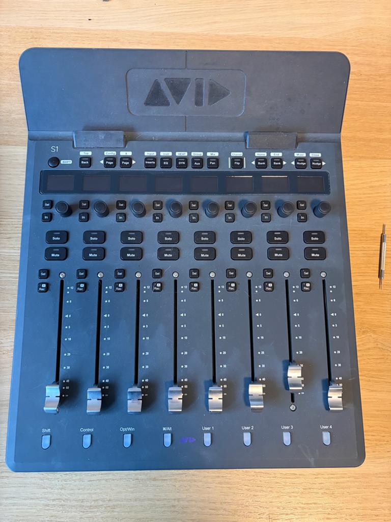 Avid s1 controller, Muziek en Instrumenten, Ophalen of Verzenden, Zo goed als nieuw