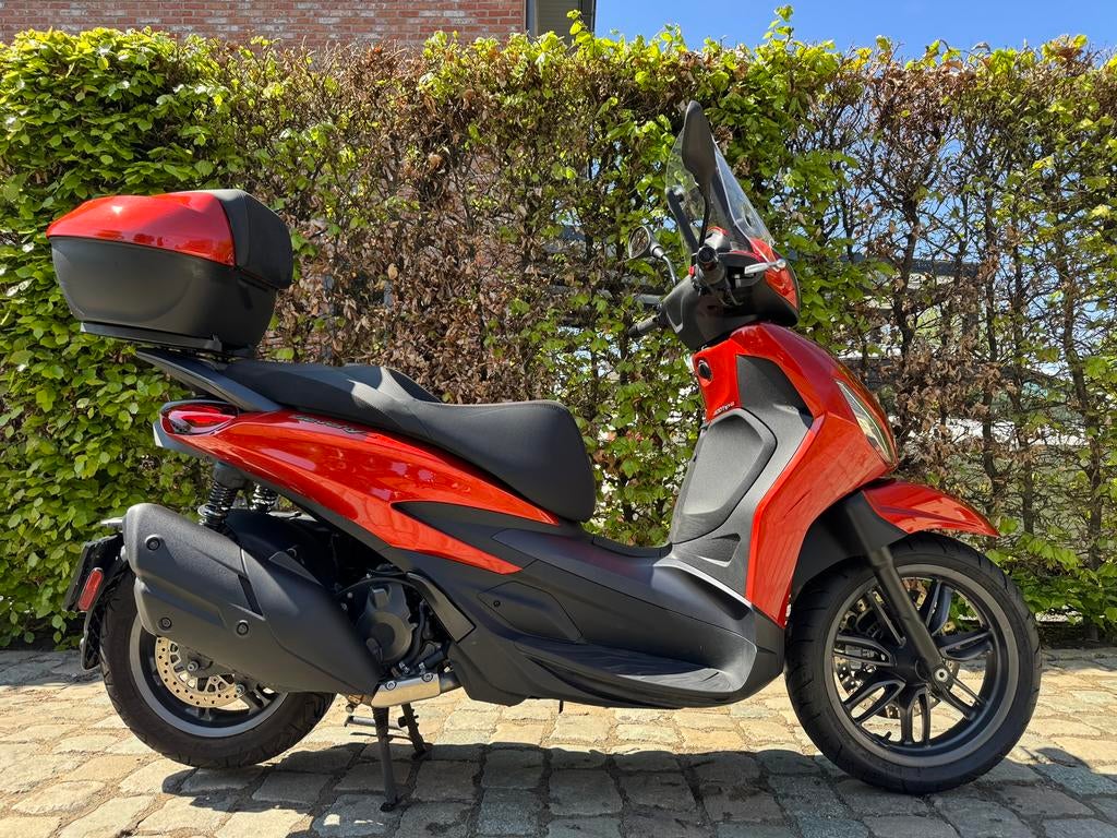Piaggio Beverly 400 S - 2022 - keyless - abs - led - koffer, Motoren, Scooter, Occasion, Bedrijf, Minimaal motorrijbewijs A2