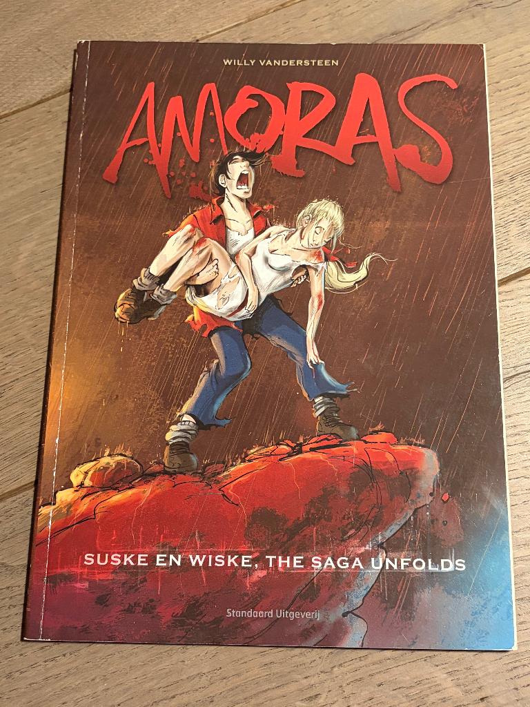 Amoras - Suske en Wiske, the saga unfolds, Boeken, Stripverhalen, Eén stripboek, Ophalen of Verzenden, Gelezen, Willy Vandersteen