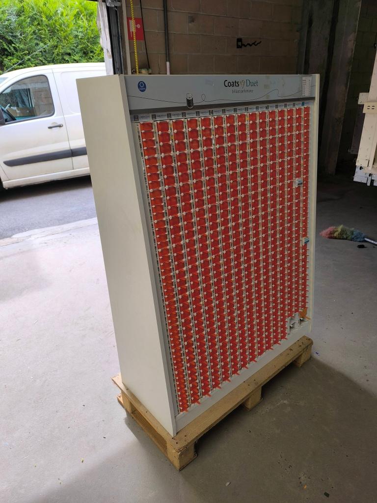 Présentoir pour bobine de fil à coudre étagère meuble, Hobby en Vrije tijd, Naaien en Fournituren, Gebruikt, Ophalen of Verzenden