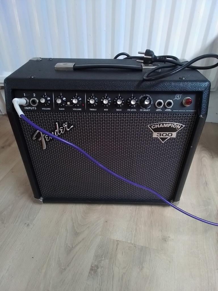 Fender champion 300, Muziek en Instrumenten, Ophalen