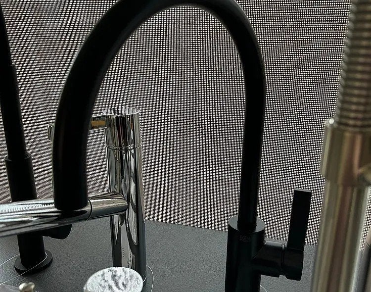 Dornbracht Tara mixer in ultramat zwart, Huis en Inrichting, Zwart