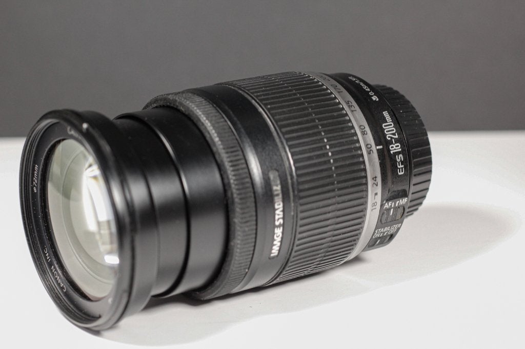 canon 18-200 IS en trés bon état, Enlèvement, Comme neuf, Zoom