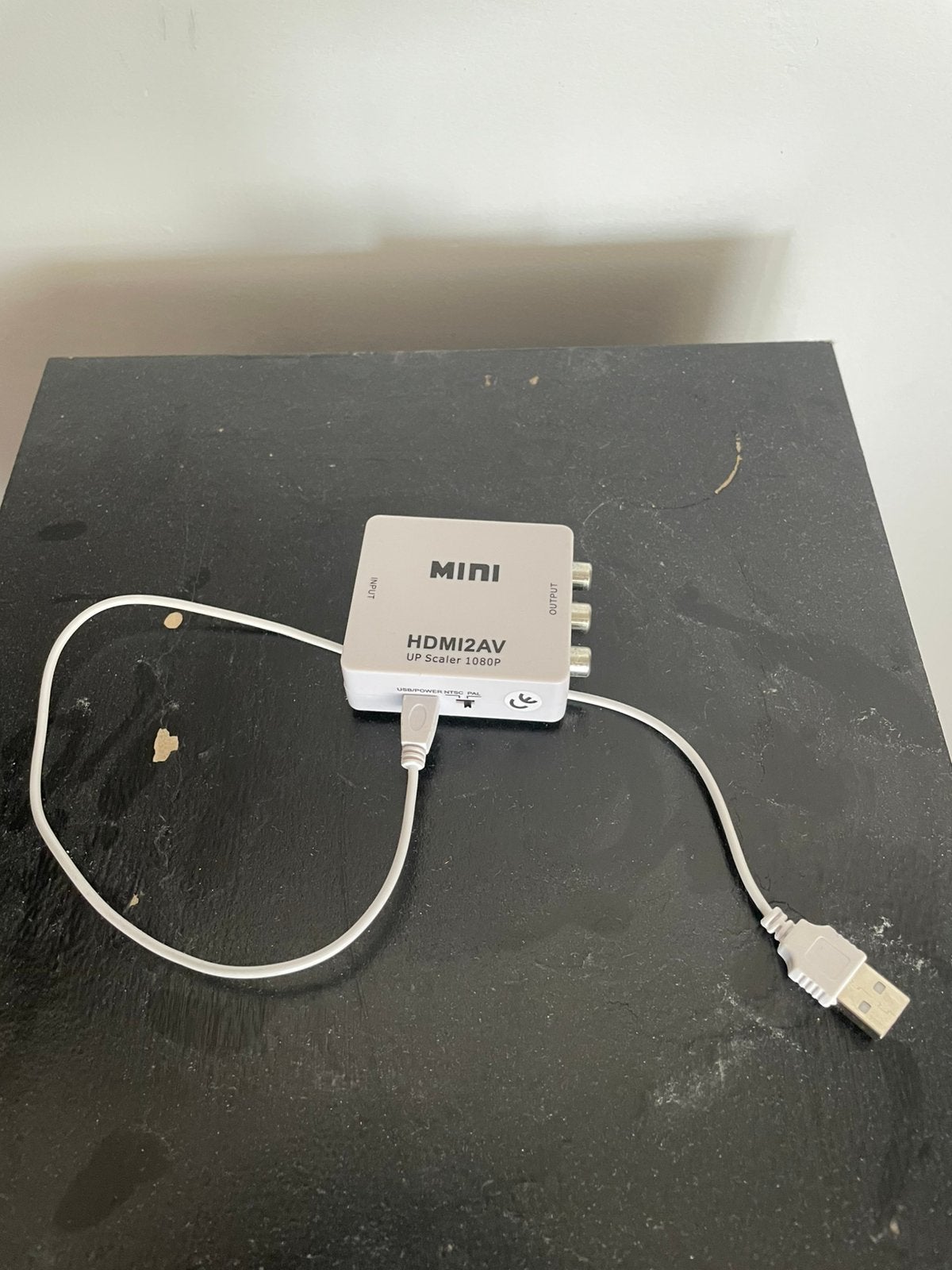 HDMI to AV adapter, Computers en Software, Ophalen, Zo goed als nieuw