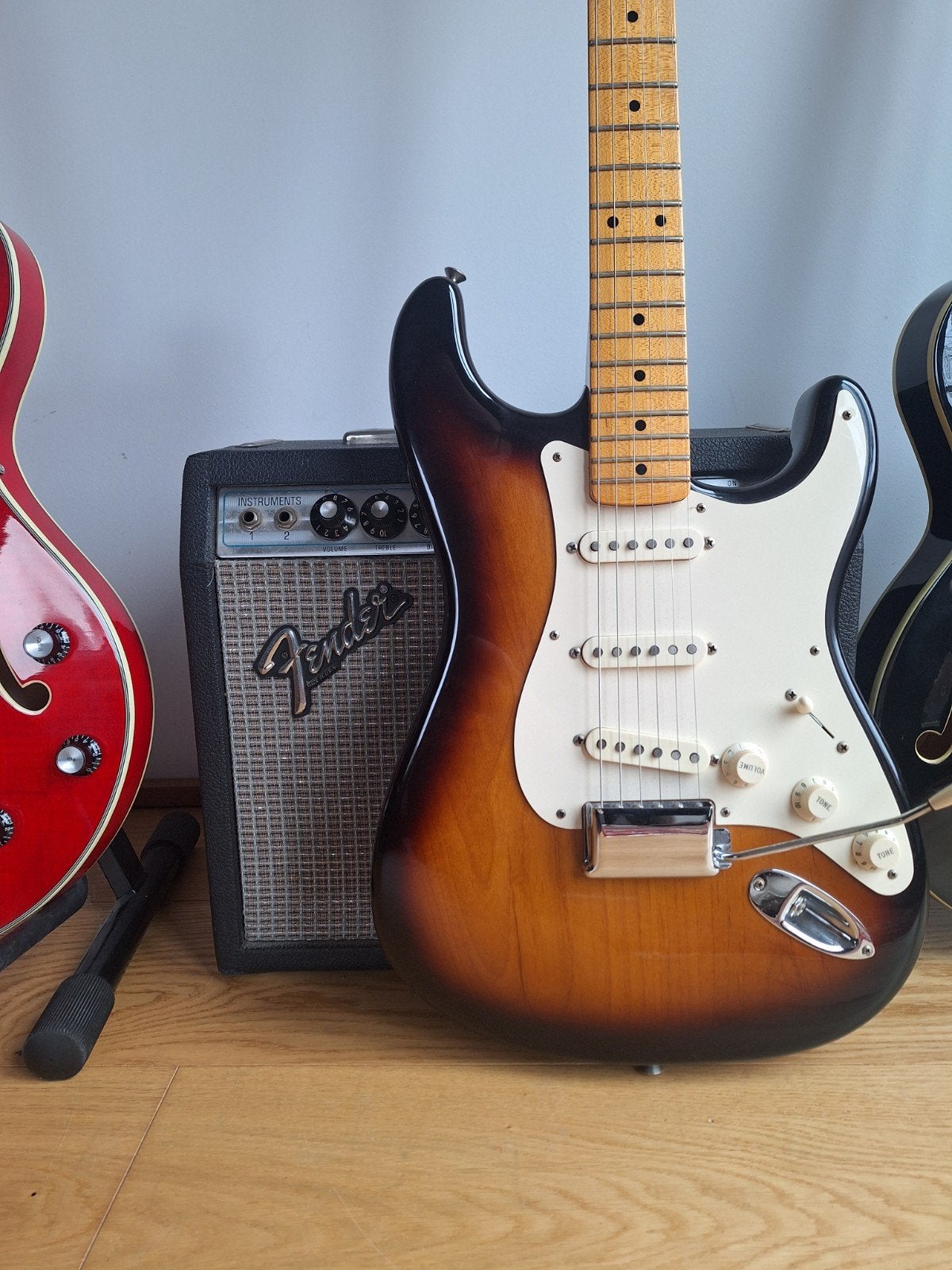 Fender Stratocaster Eric Johnson signature sunburst, Enlèvement