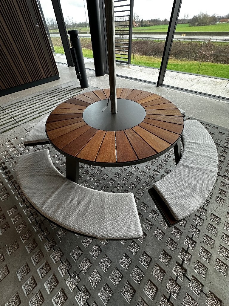 Extremis Pantagruel tuintafel + Inumbra parasol HOGE KORTING, Tuin en Terras, Ophalen, Zo goed als nieuw, Rond, Aluminium