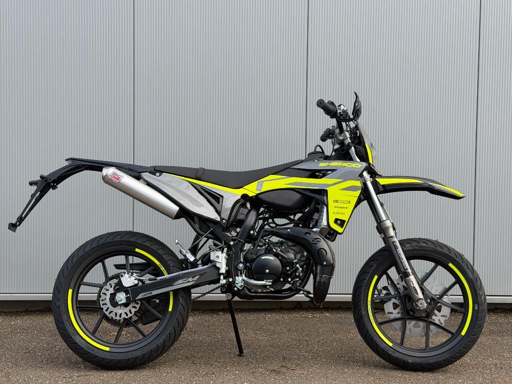 Sherco Factory SM-R 50cc/ NIEUW / in 4 kleuren beschikbaar, Fietsen en Brommers, Ophalen, Tweetakt, Sherco, Nieuw