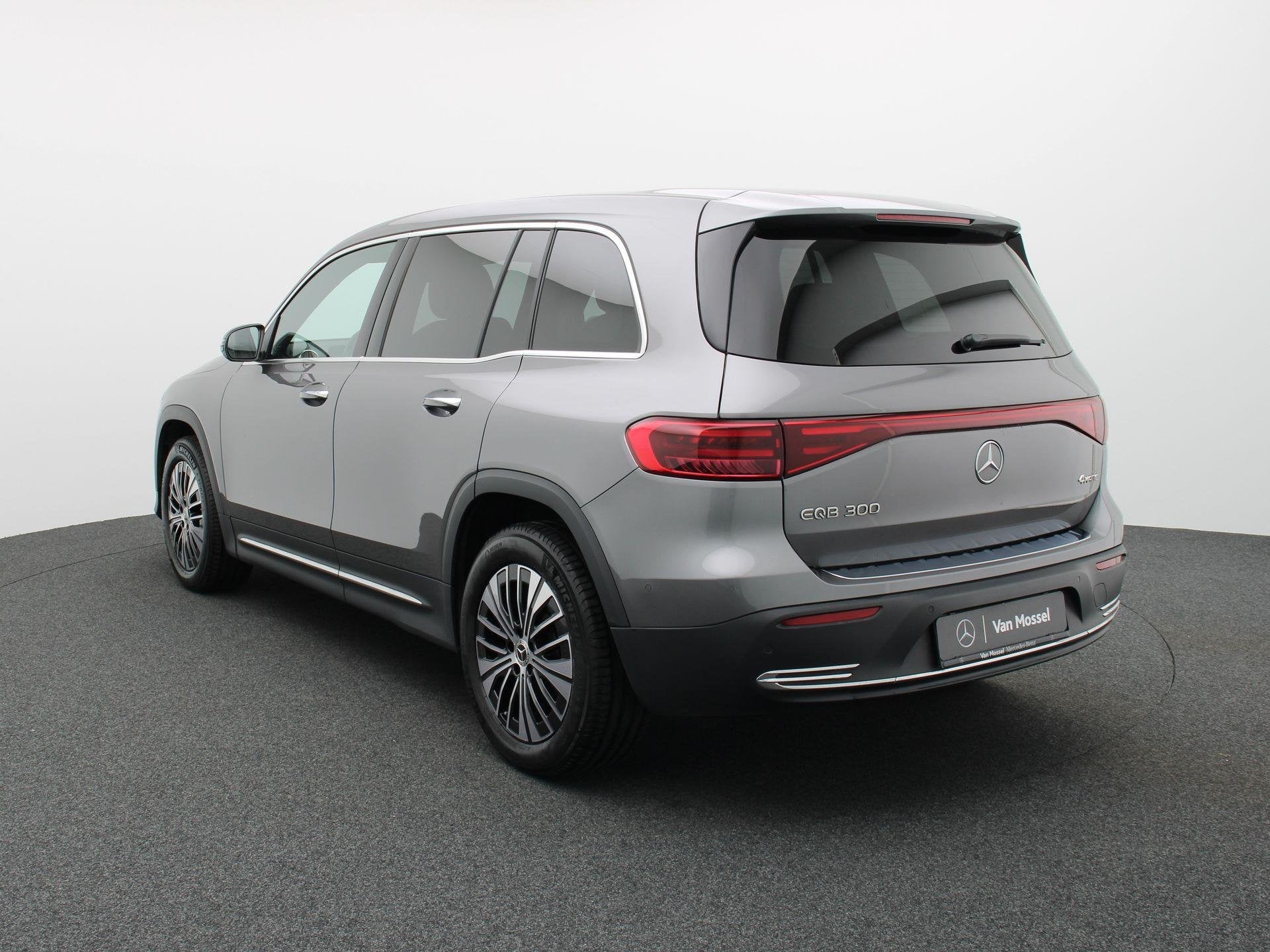 Mercedes-Benz EQB 300 Luxury Line 4Matic + CARPLAY + ELECTRI, Auto's, Automaat, Stof, 5 zetels, https://public.car-pass.be/vhr/46191ae3-8069-44a7-84bc-e421d99cc865