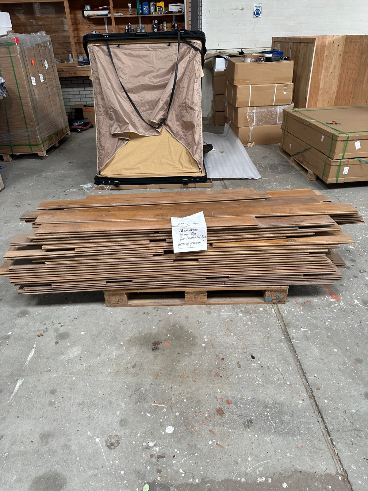 Lot de parquets en chêne - 22 m², stratifié de 20 mm, Bricolage & Construction, Planches & Dalles, Comme neuf, Enlèvement ou Envoi