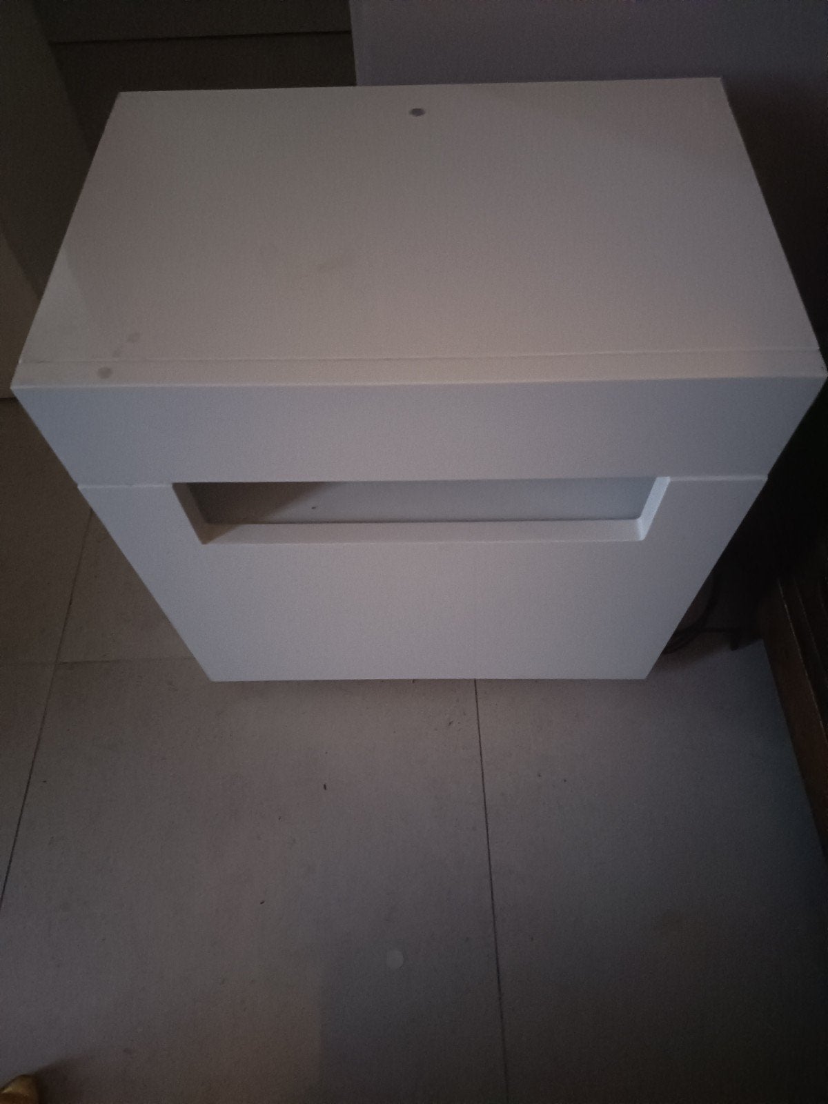 Table de chevet blanche lourde avec éclairage, Minder dan 55 cm, Vierkant, Zo goed als nieuw, Hout