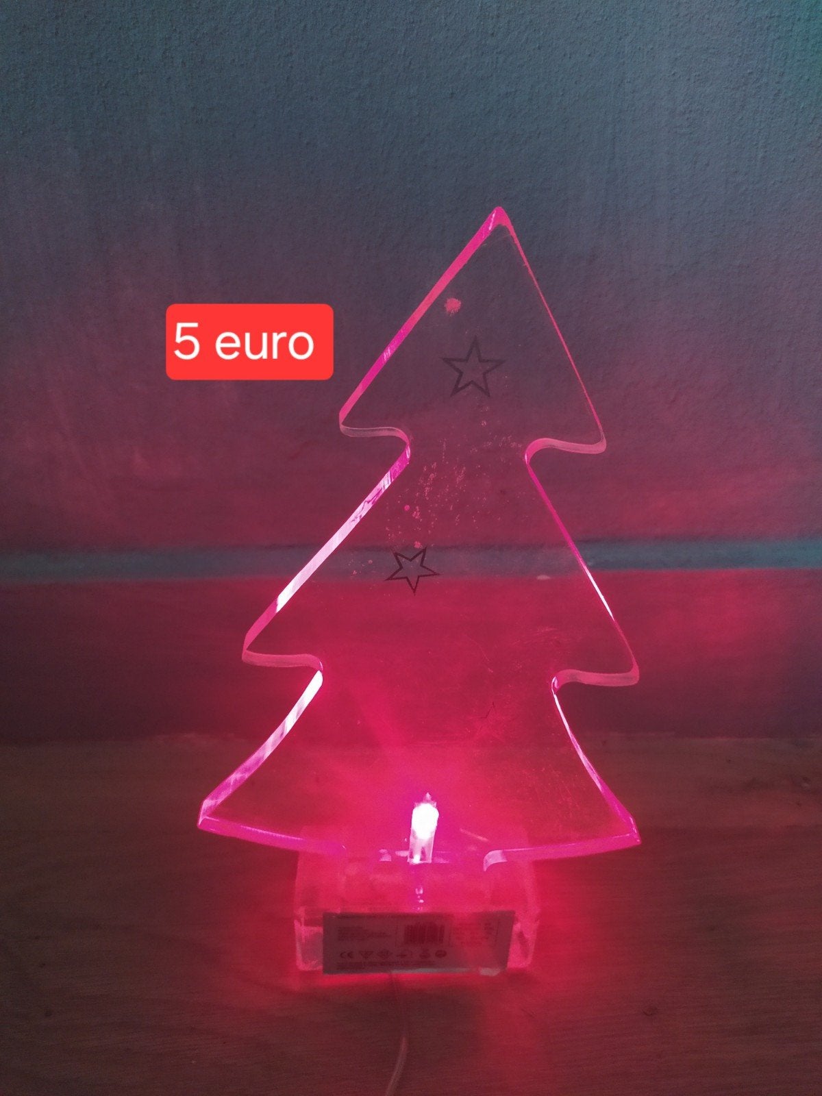 Sapin de Noël lumineux aux couleurs changeantes

20 cm de ha, Divers, Enlèvement ou Envoi