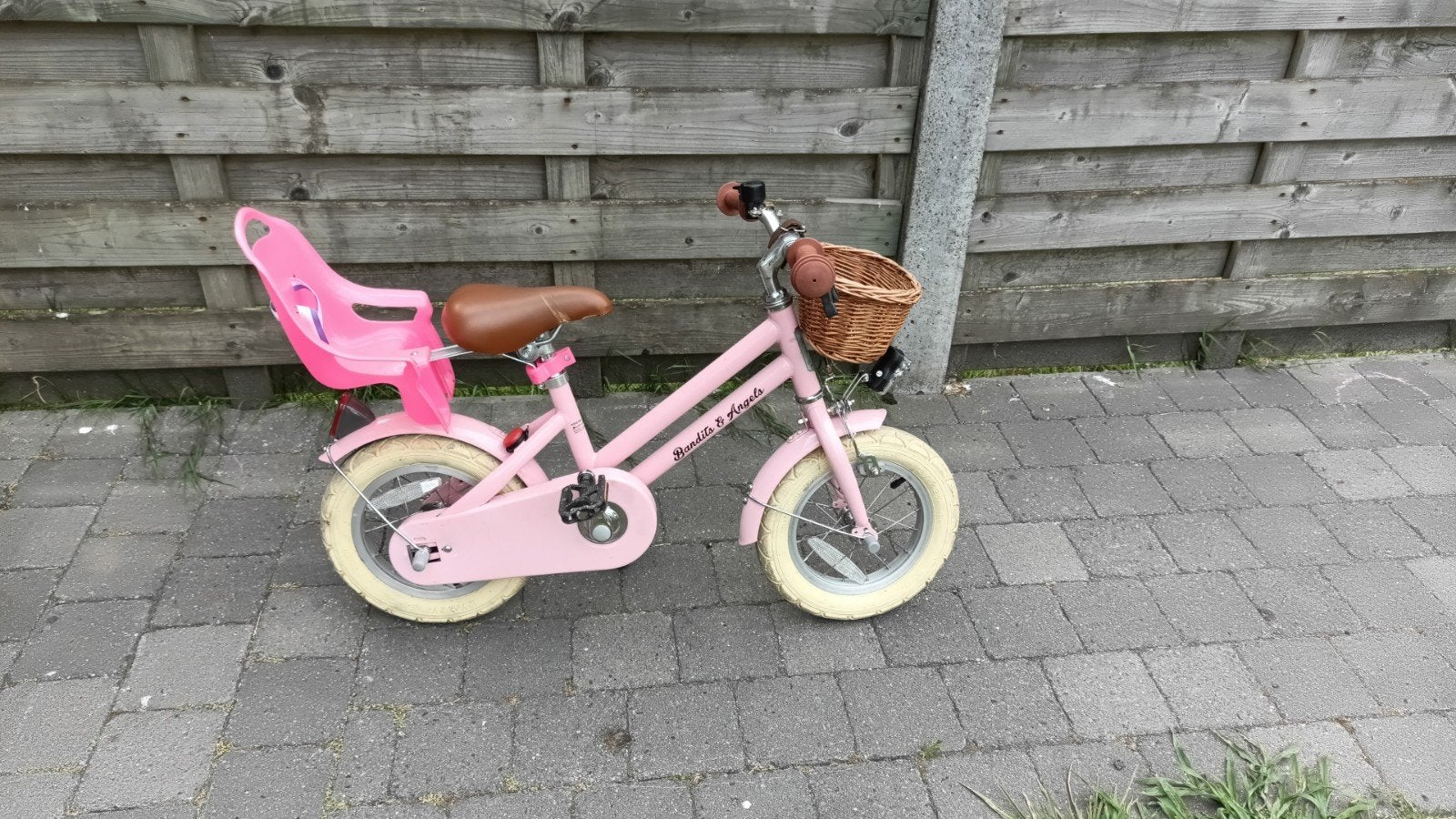 kinderfiets 12 inch Bandit&Engels, Ophalen, Zo goed als nieuw, Terugtraprem