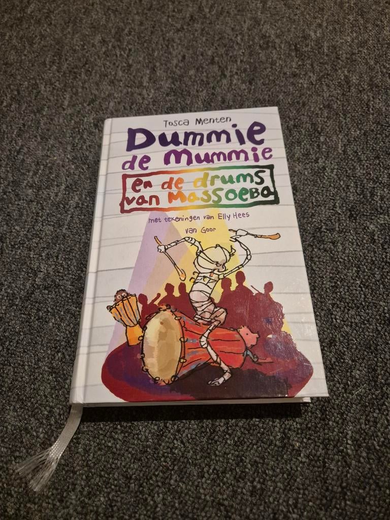 Tosca Menten - Dummie de mummie en de drums van Massoeba, Boeken, Ophalen, Tosca Menten