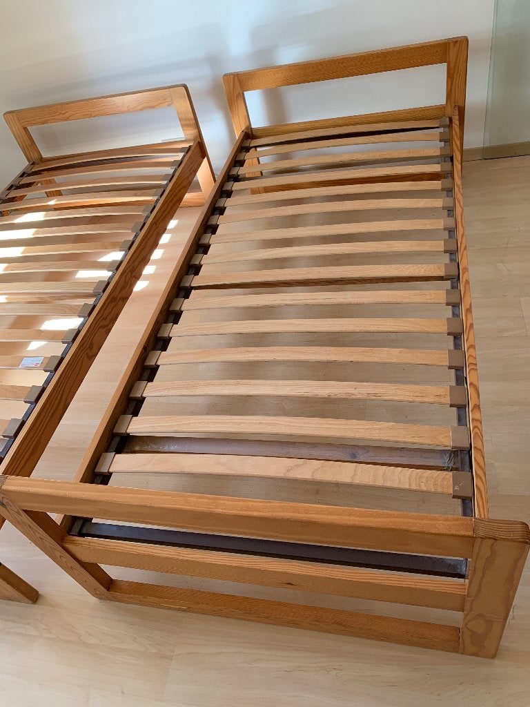 Eenpersoonsbedden van dennenhout, Huis en Inrichting, Ophalen, Gebruikt, Eenpersoons, Beige