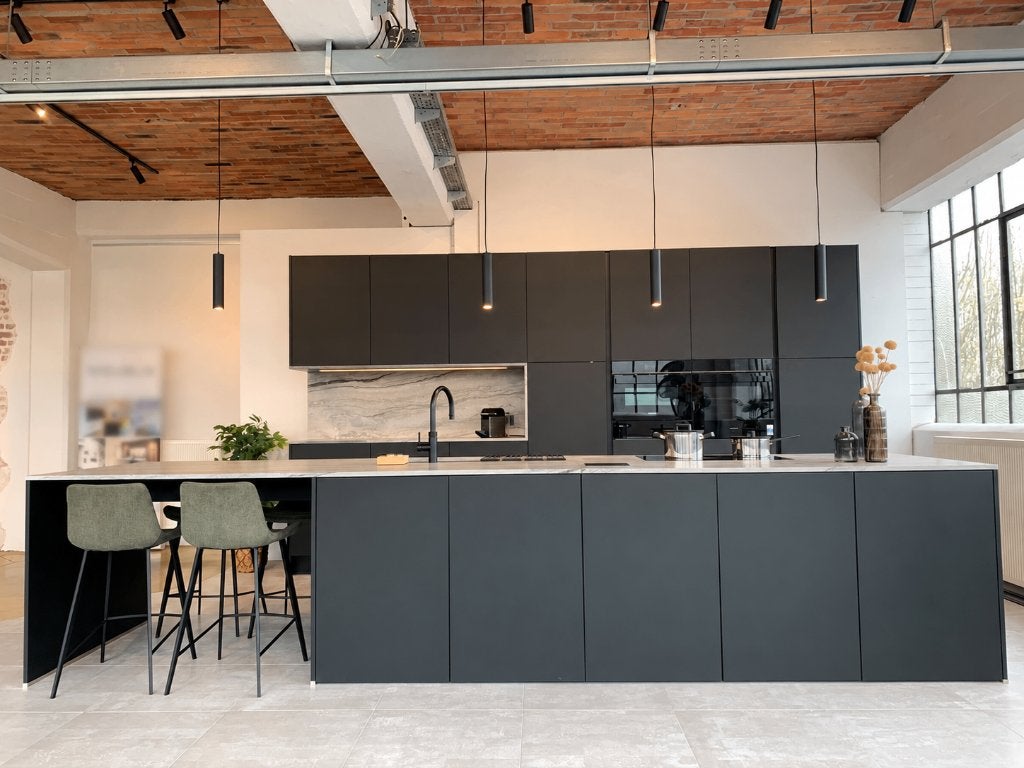 Cuisine design noire exclusive — Siemens — Bora — Quooker, Maison & Meubles, Enlèvement, Comme neuf, Sans poignée