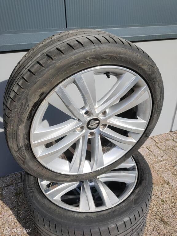 Banden Suzuki Ultrasatin  225/45 ZR 1895Y - Giugiaro -08425, Ophalen, Gebruikt
