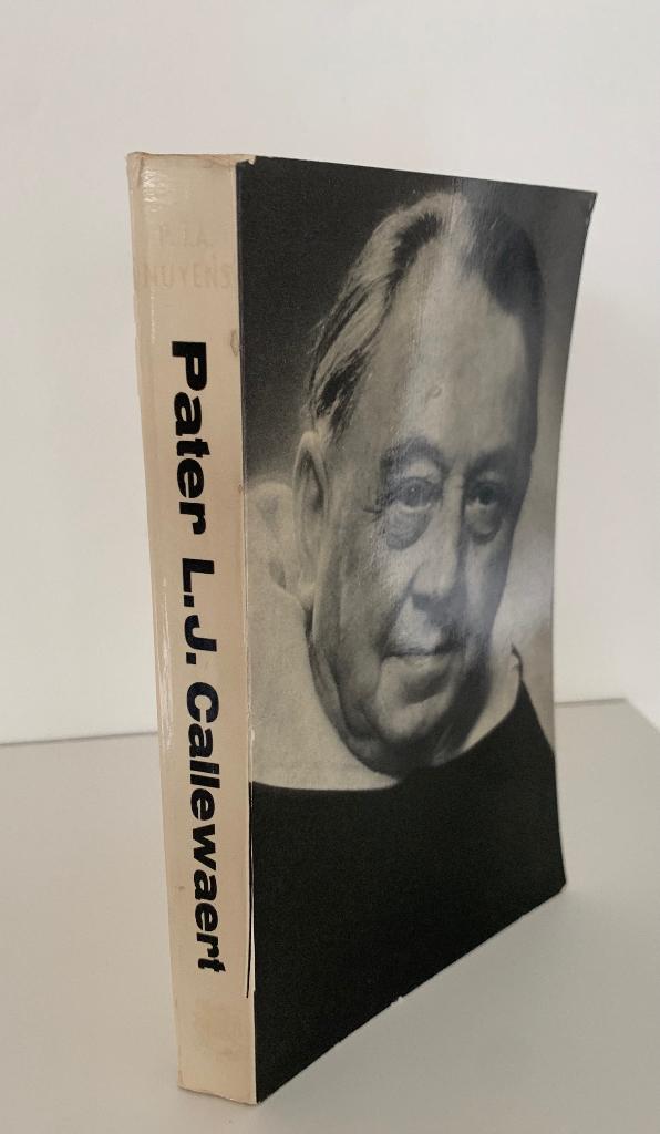 Pater LJ Callewaert Met woord en daad in liefde, Boeken, Ophalen of Verzenden, Gelezen, Religie