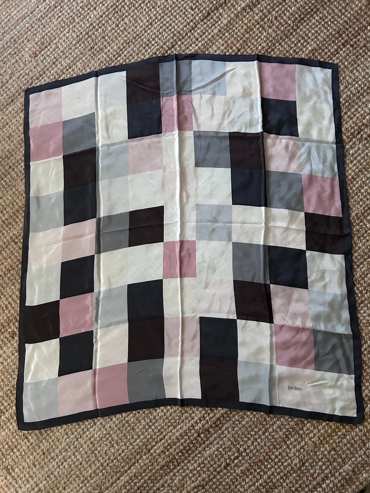 Zijden sjaal met Loredano-patroon 90x86cm, Huis en Inrichting, Keuken | Textiel, Ophalen