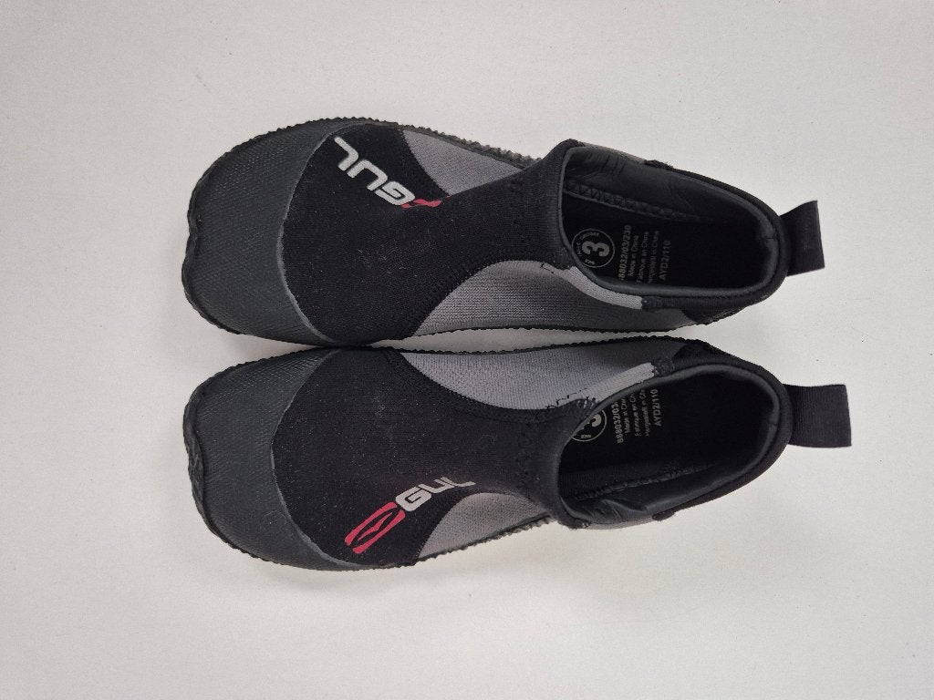 surfschoenen GUL maat 35-36, in goede staat, Watersport en Boten, Watersportkleding, Ophalen, Zo goed als nieuw, Kind, Zeil- of Surfschoenen