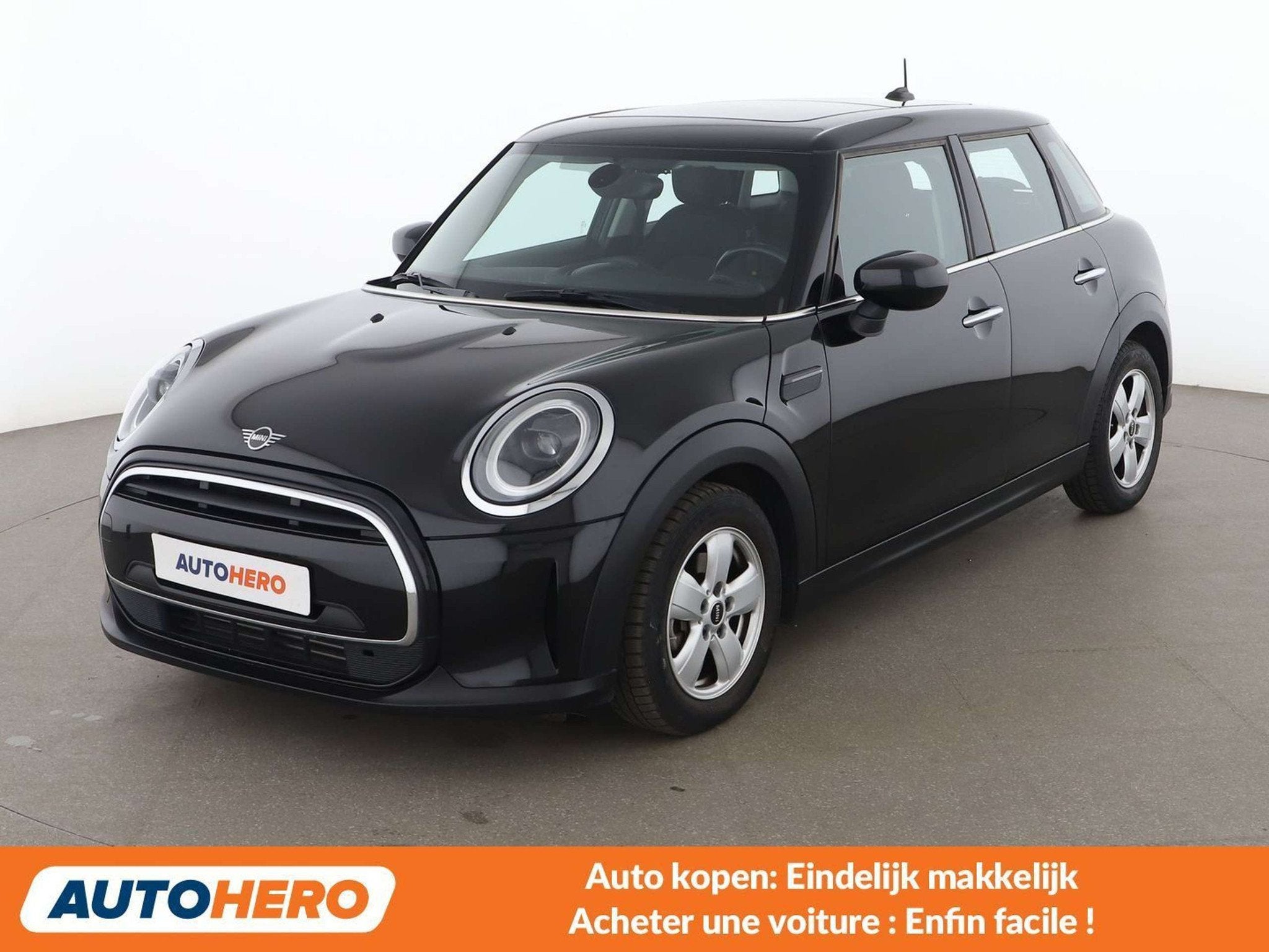 MINI Cooper Cooper Essential Trim (bj 2021, automaat), Stof, Gebruikt, 136 pk, Zwart