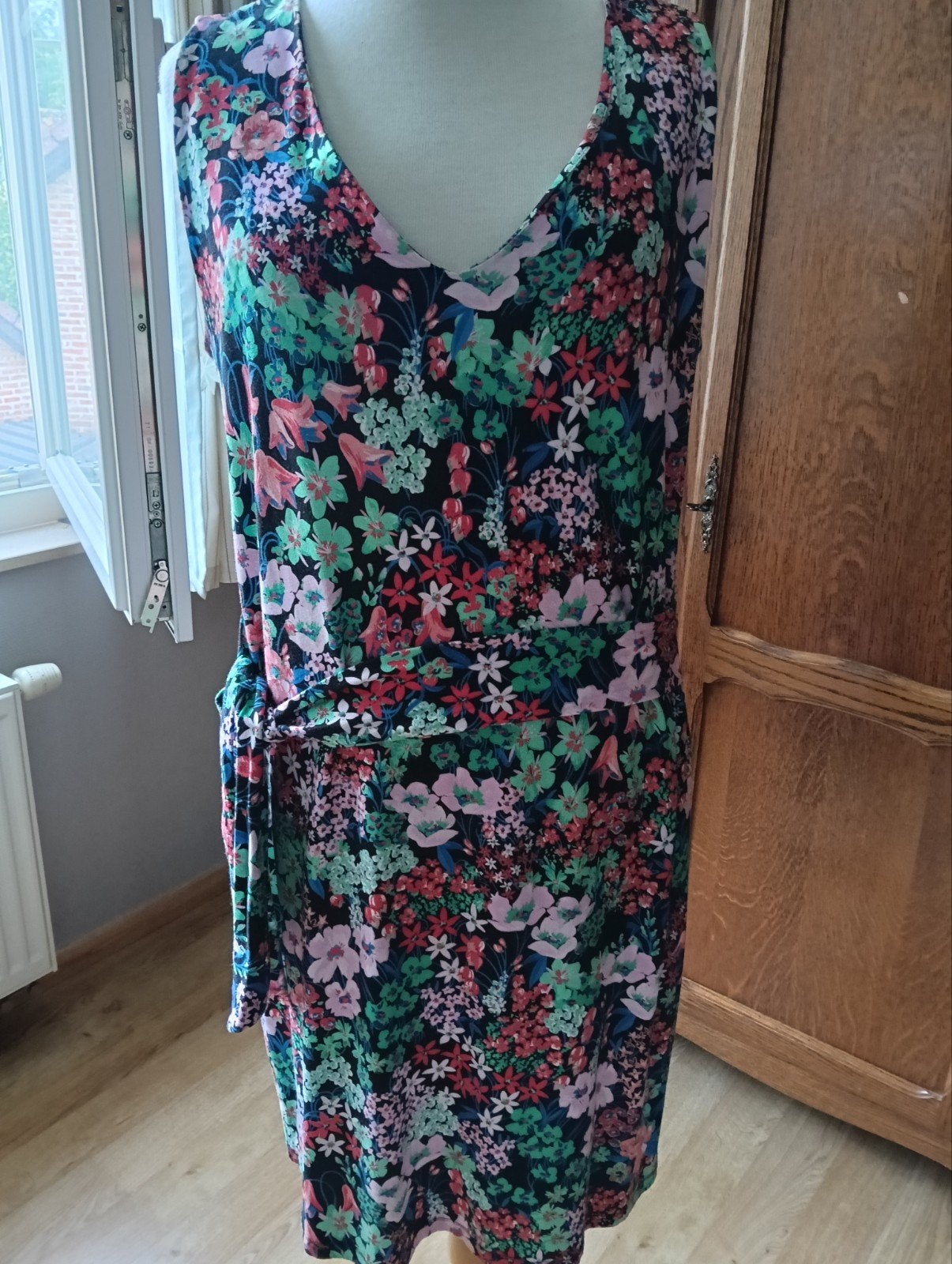 De warme dagen komen er weer aan, Kleding | Dames, Jurken, Meerkleurig, Maat 42/44 (L), Ophalen of Verzenden, Zo goed als nieuw
