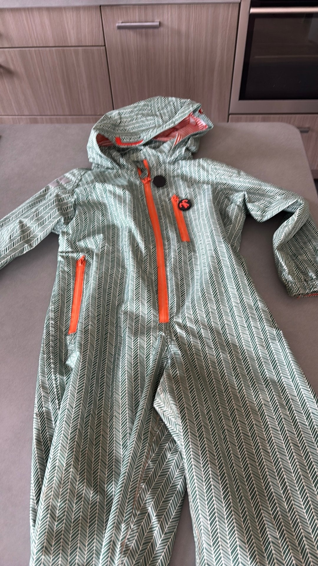 Regenpak voor kinderen maat 110-116 ducksday, Kinderen en Baby's, Ophalen, Zo goed als nieuw