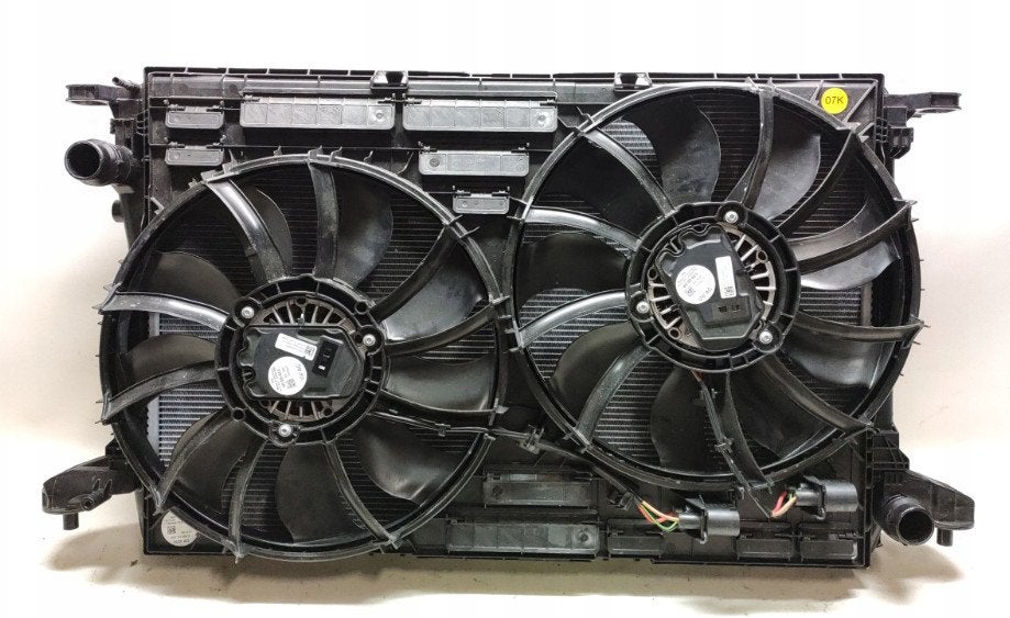 Ensemble de refroidissement pour radiateur et ventilateur Au, Autos : Pièces & Accessoires, AUDI AG, Auto-Union-Strasse 1
85045  Ingolstadt, DE