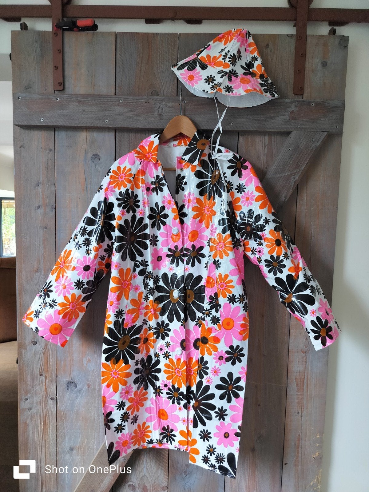 Vintage jaren'70 retro plastic raincoat met hoed, Enlèvement ou Envoi