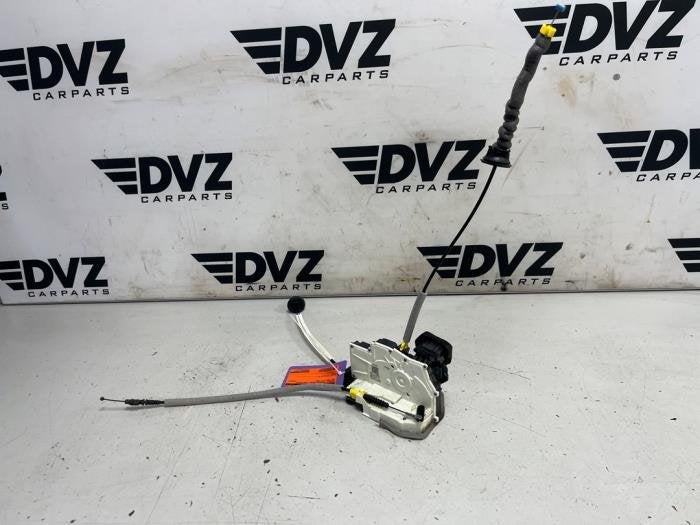 Deurslot Mechaniek 4Deurs links-achter van een Audi RSQ8, Gebruikt, -, -, -