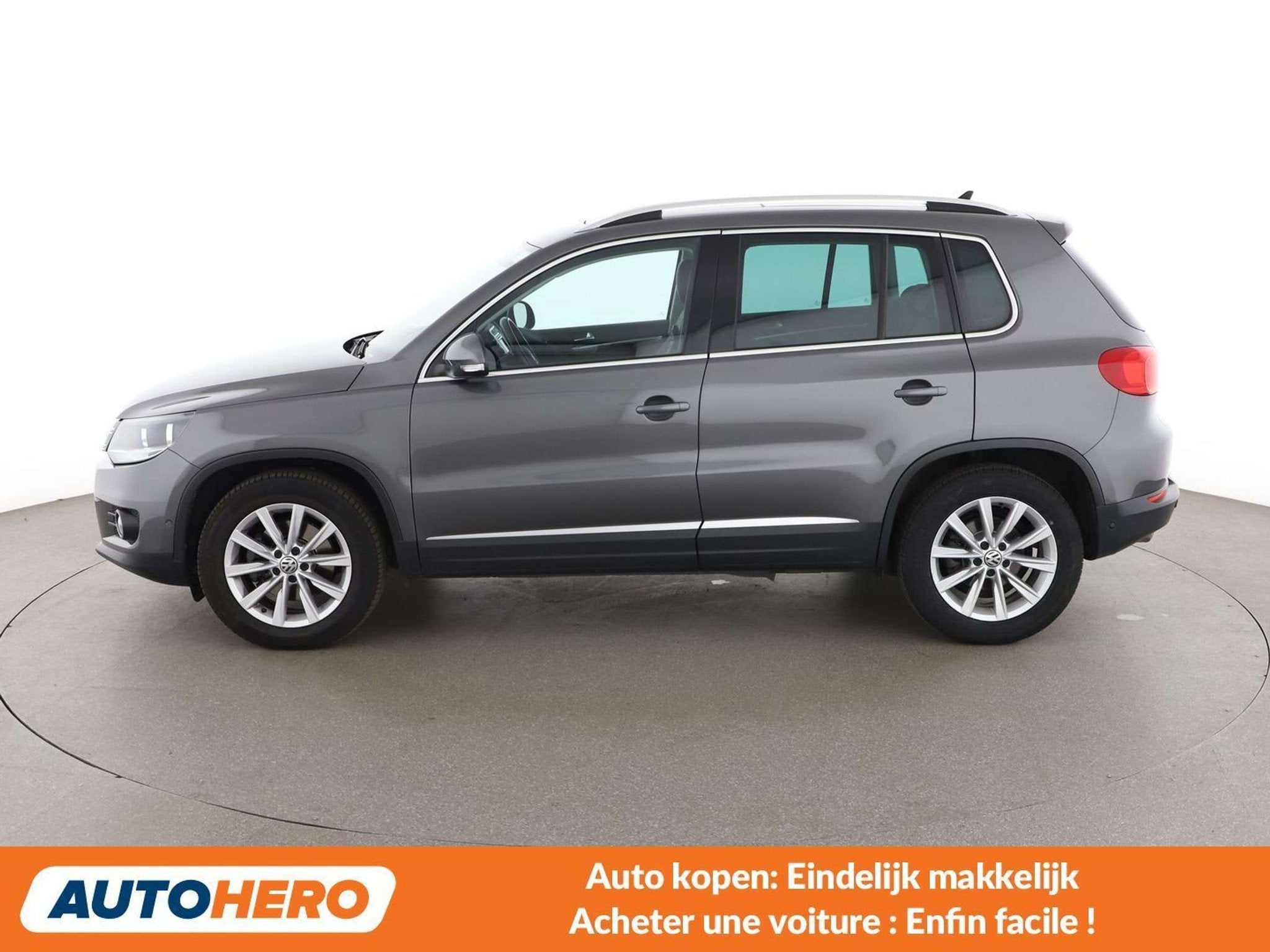 Volkswagen Tiguan 1.4 TSI Sport & Style BlueMotion Tech, Autos, Argent ou Gris, Achat, 1505 kg, 5 portes