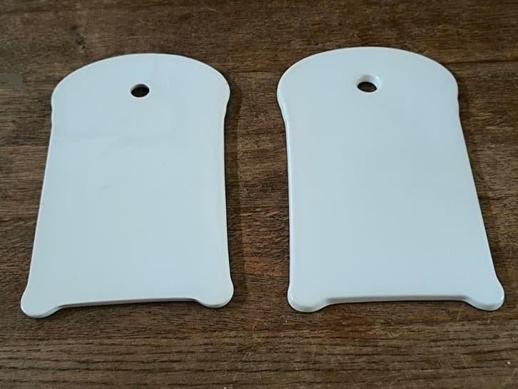2 zware geglazuurde broodplankjes, Ophalen of Verzenden