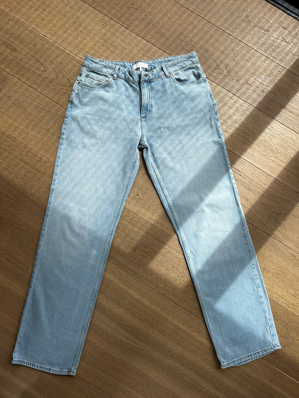 NA-KD Rechte jeansbroek lage taille maat 38, Kleding | Dames, Spijkerbroeken en Jeans, Ophalen, Zo goed als nieuw, Blauw, W30 - W32 (confectie 38/40)