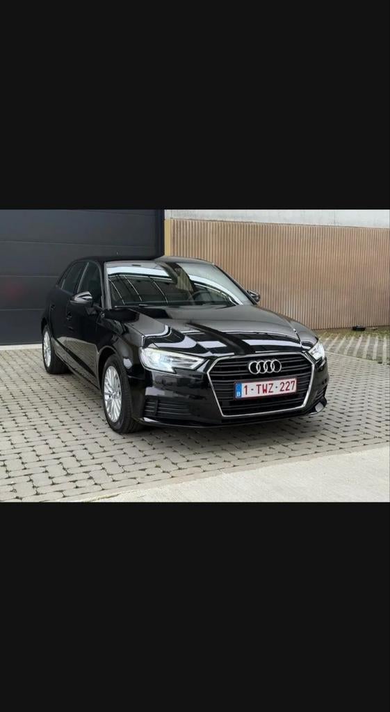 Audi A3 30tfsi S-LINE INTERIEUR, Auto's, Zwart, 5 zetels, 5 deurs, Particulier
