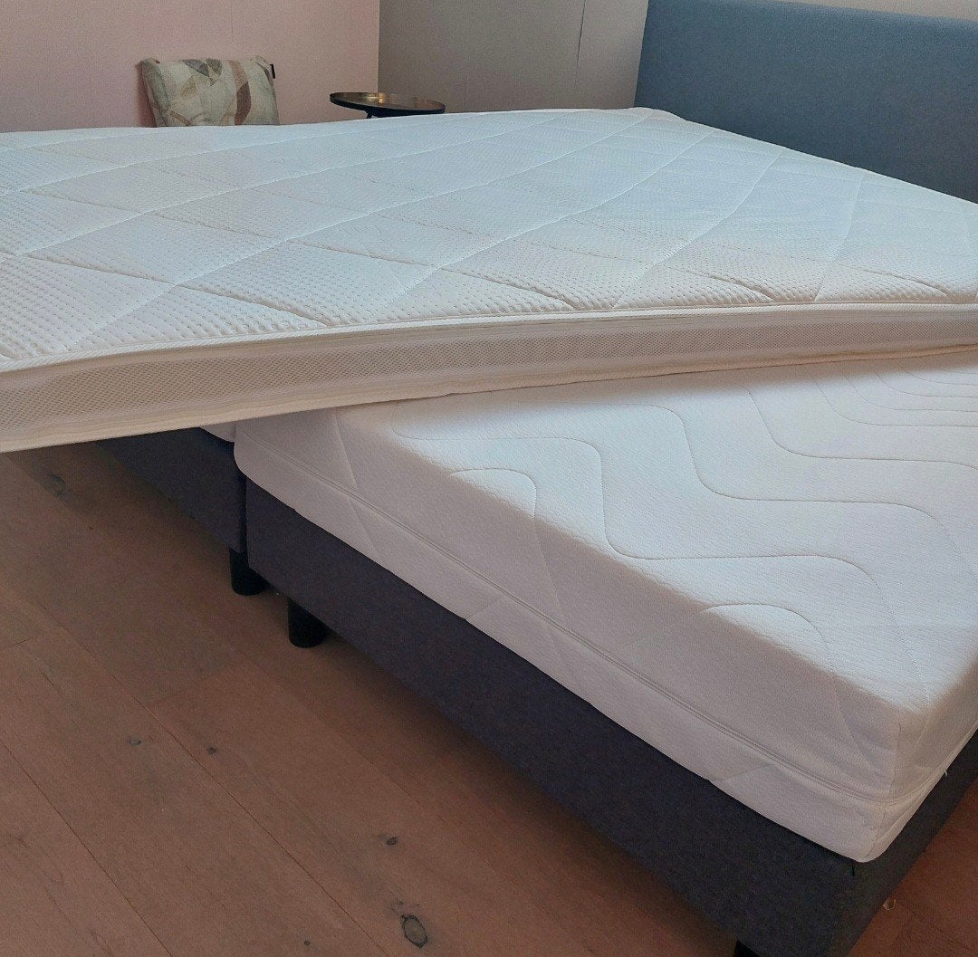 Topdekmatras zo goed als nieuw !, Huis en Inrichting, Ophalen