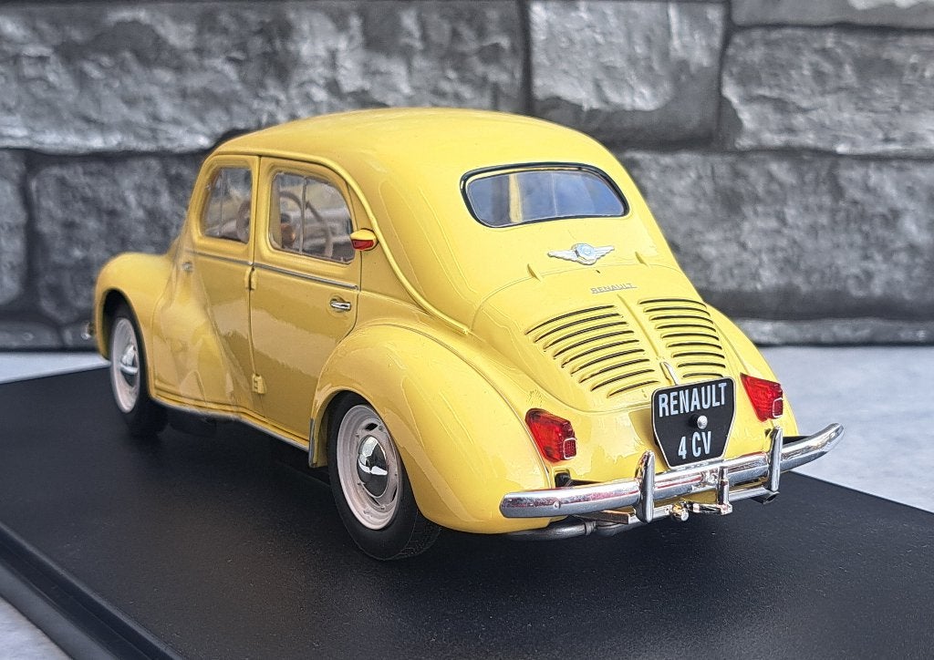 Renault 4CV beige 1/18ème, Enlèvement ou Envoi, Solido, Voiture, Solido