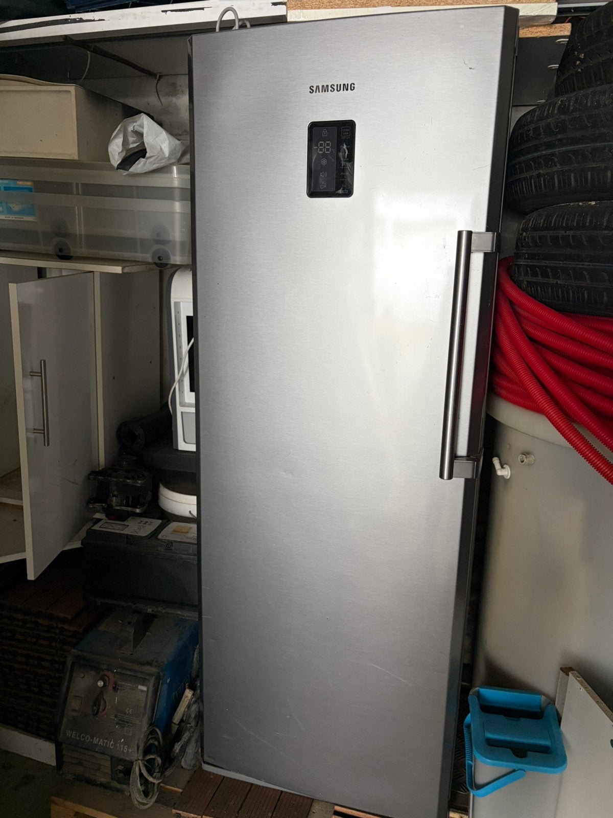 Congélateur Samsung (modèle RZ80FHMG), Moins de 60 cm, Congélateur, Classe énergétique A ou plus économe, 160 cm ou plus