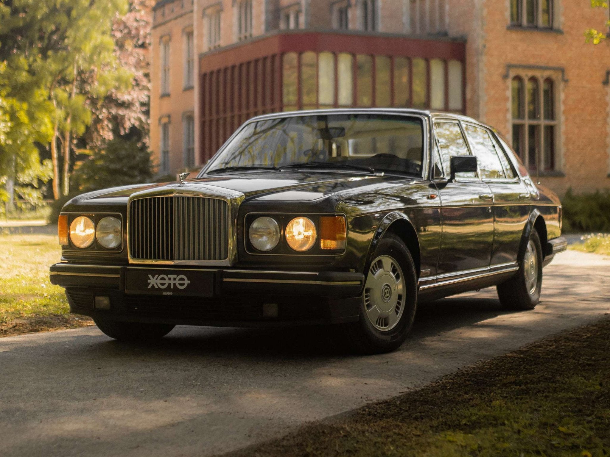Bentley Brooklands 6.75i V8 *HISTORY WITH INVOICES / BELGIAN, Auto's, Automaat, 4 deurs, Beige, 224 kW