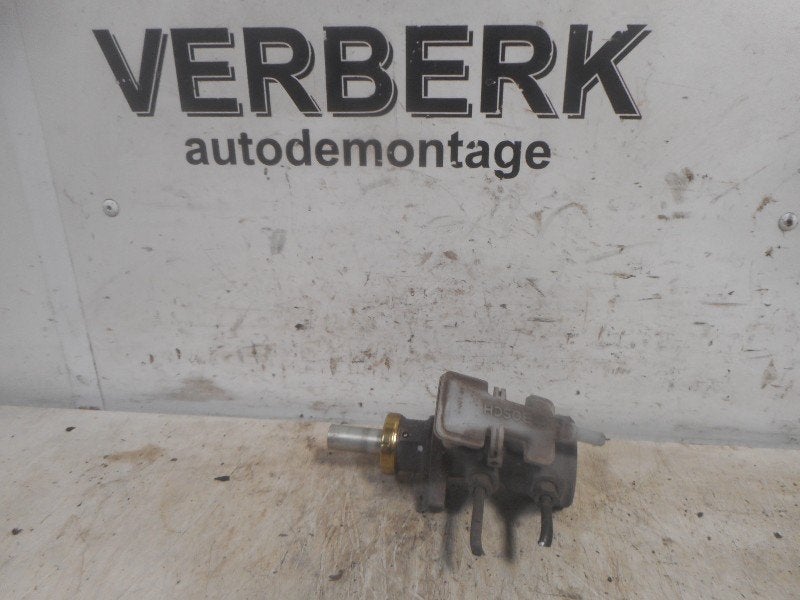 MAITRE CYLINDRE DE FREIN Ford Focus 1 Wagon (metabs), Robert Bosch AG, Robert-Bosch-Allee 1
74232  Abstatt, DE, Engineering@bosch.com