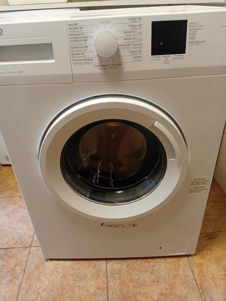 Machine à laver Beko, Electroménager, 1200 à 1600 tours, 85 à 90 cm, 4 à 6 kg, Programme lavage à la main