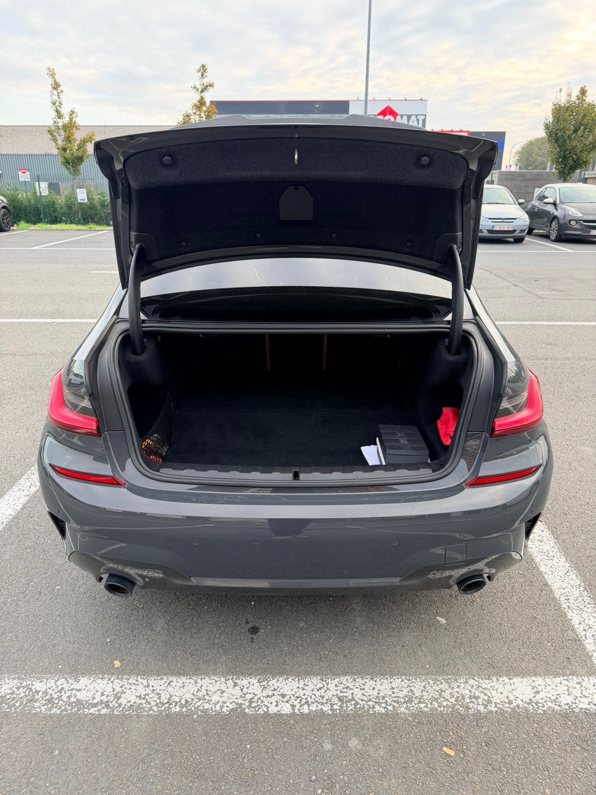 BMW 330e M-sport stage 2, Autos, Cuir, Argent ou Gris, Achat, Entretenue par le concessionnaire