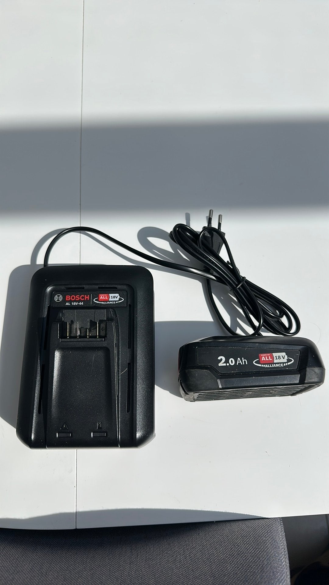 Chargeur Bosch 18v et Batterie 2.0 Ah, Enlèvement, Utilisé