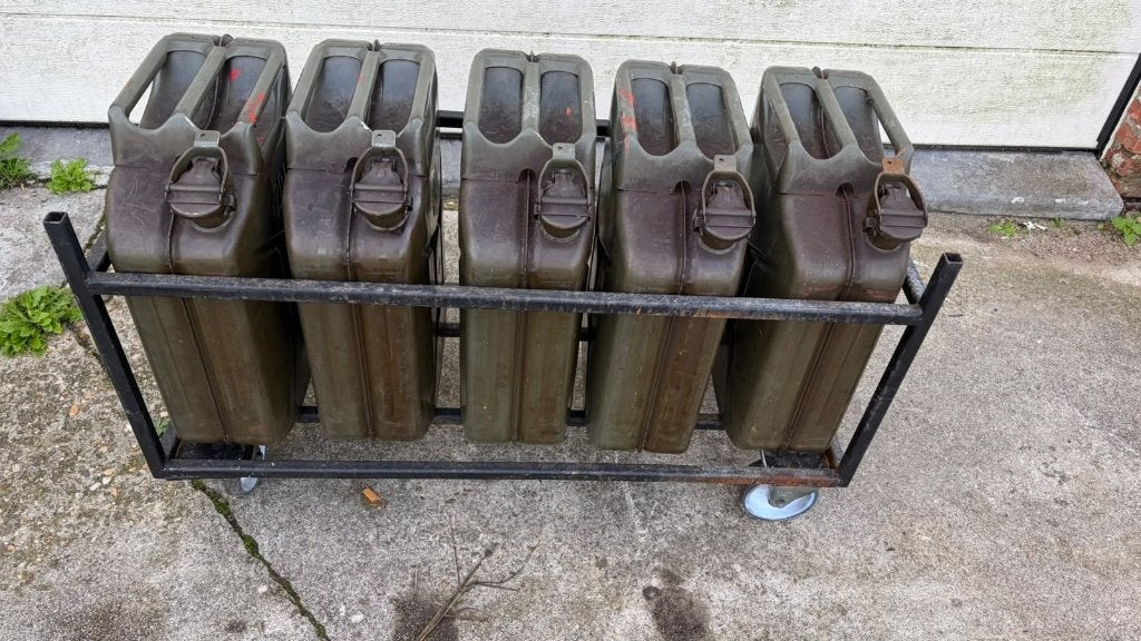 Metalen kar met 6 jerrycans, 100 liter of meer, Ophalen, Gebruikt, Transportkar