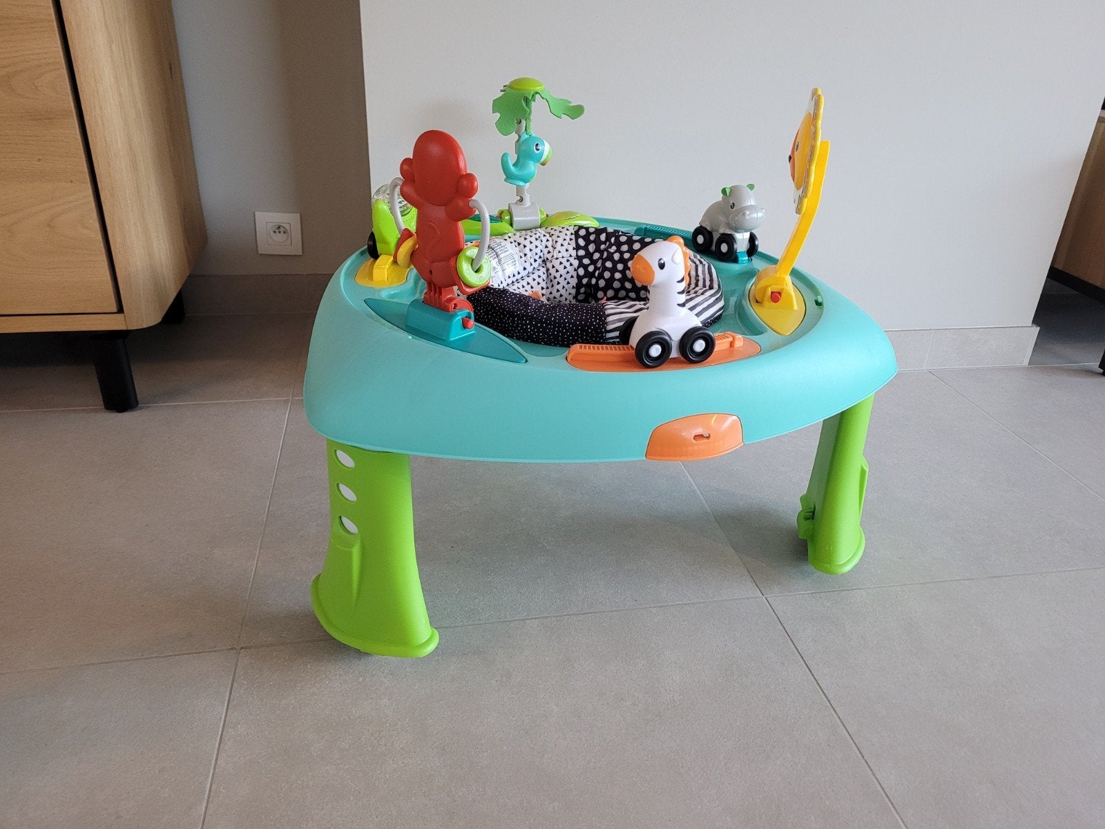 Infantino 3-in-1 Sit, Spin & Stand Entertainer,, Enlèvement, Comme neuf