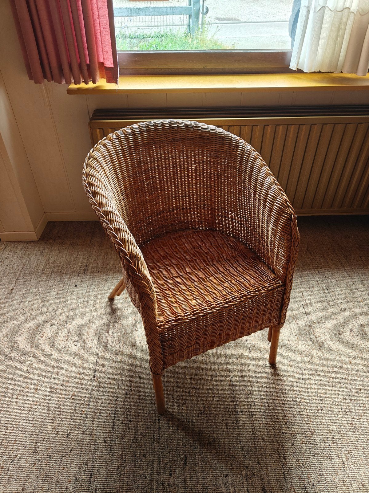 "rotan" kuipstoel, Ophalen