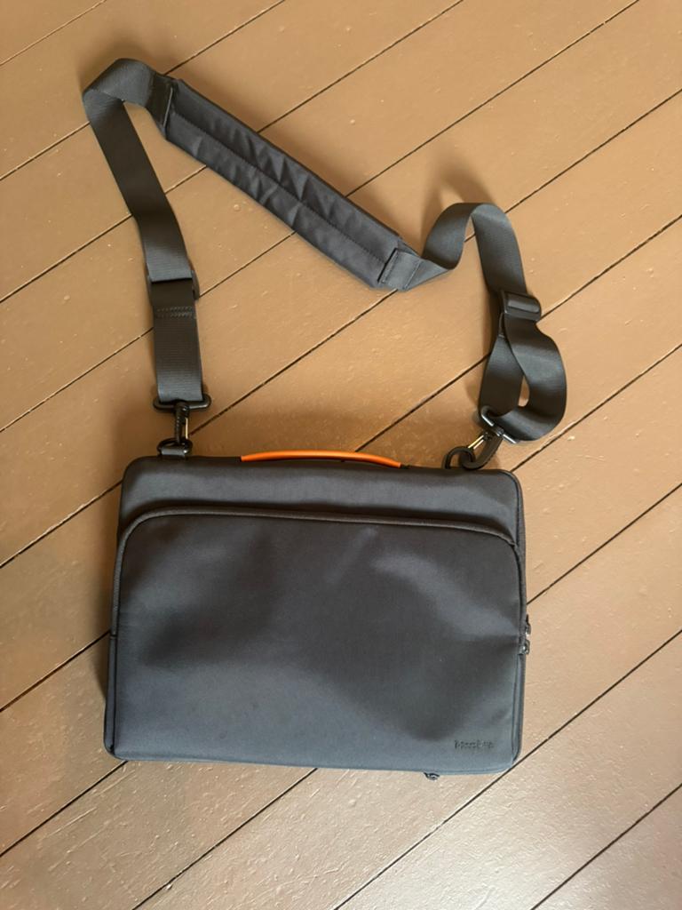 tomtoc laptop bag 14 inch / macbook pro, Ophalen, Zo goed als nieuw