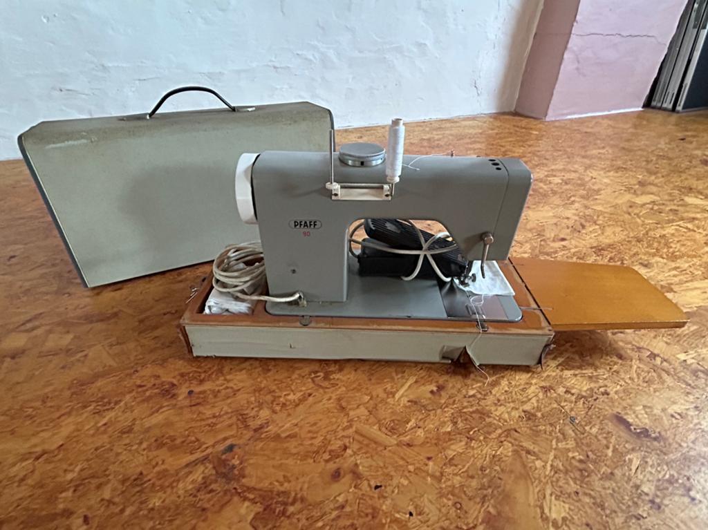 Pfaff 90 - Naaimachine, Antiek en Kunst, Ophalen